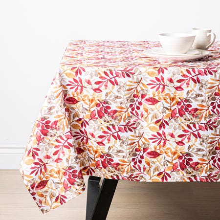 Texstyles Printed 'Sephora' Polyester Tablecloth 58"x94" (Red)