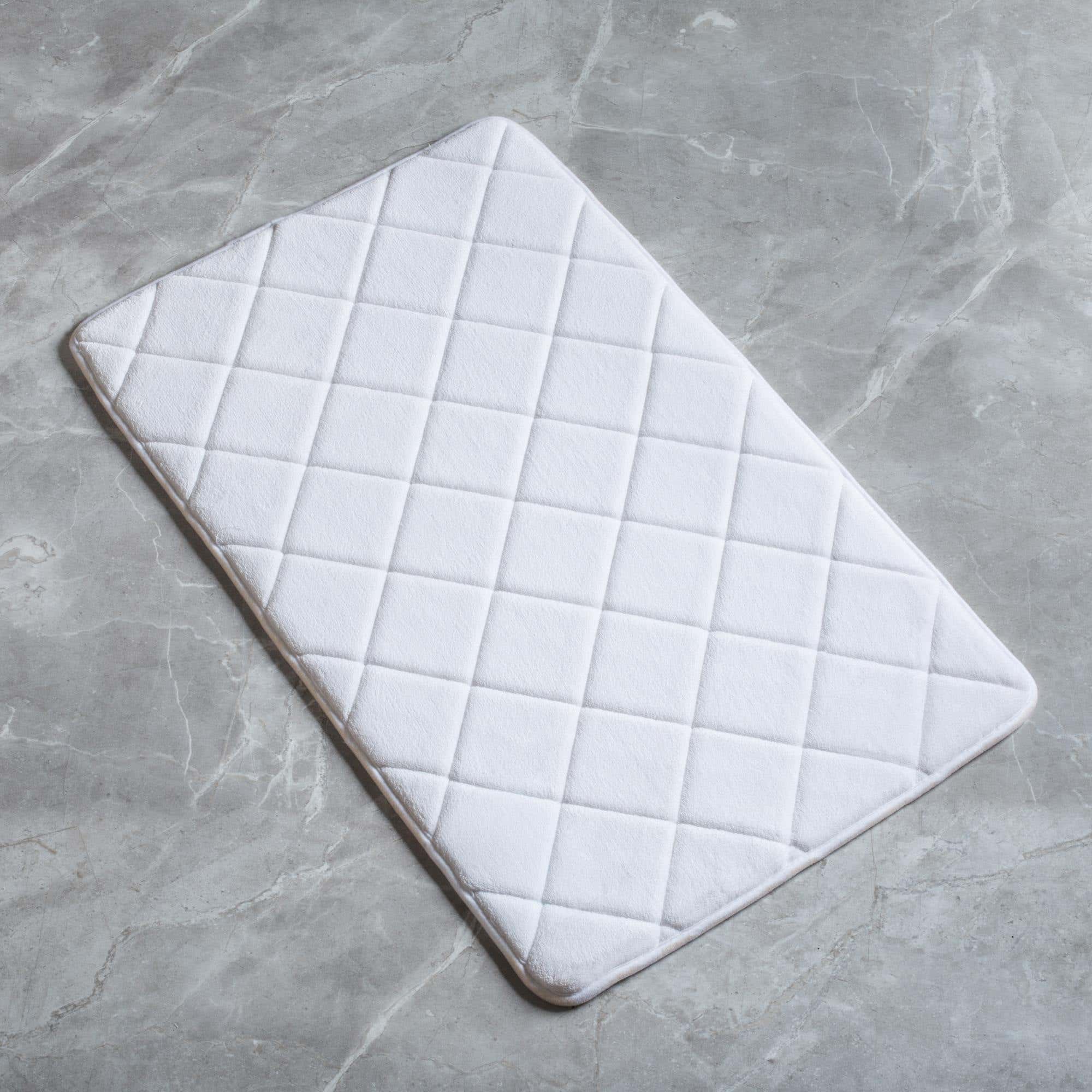 Supreme top bath mat