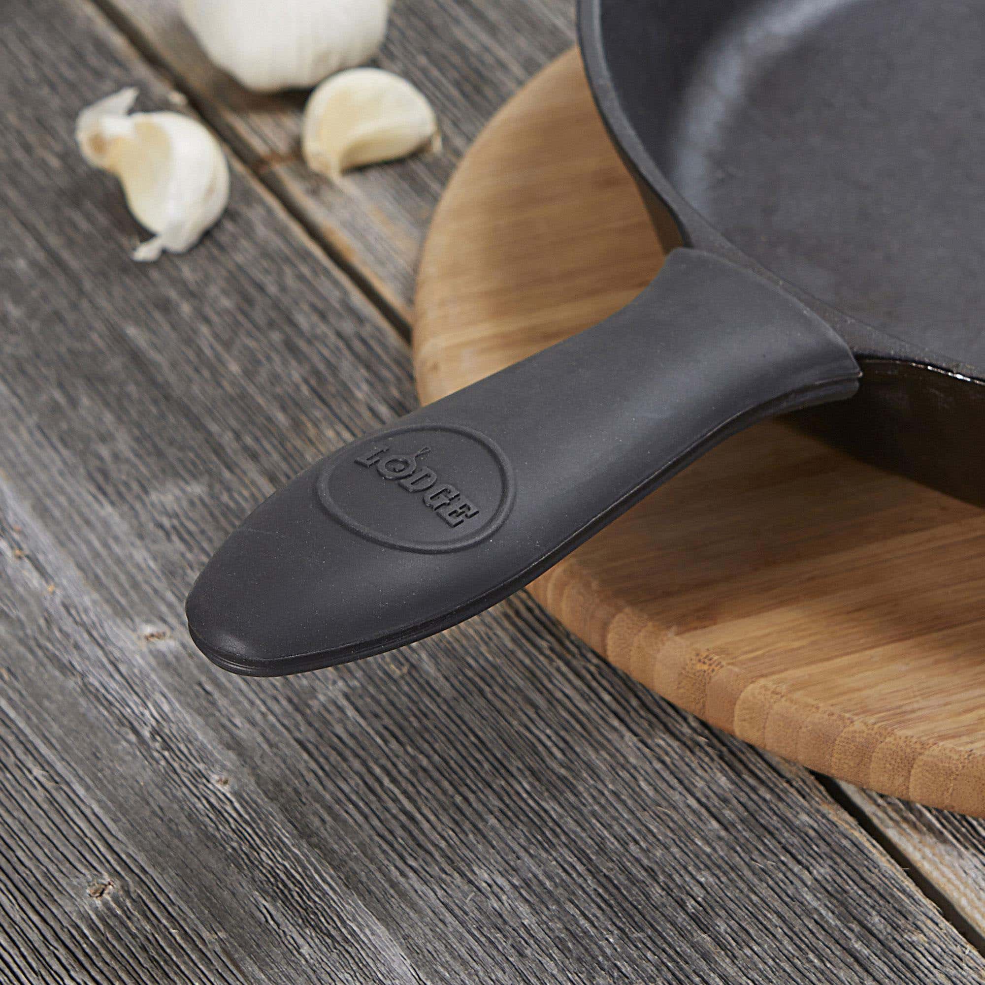 Lodge Silicone Hot Handle Holder Sleeve Black