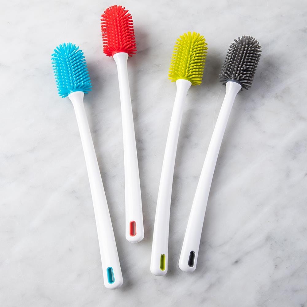 Silicone outlet bottle brushes